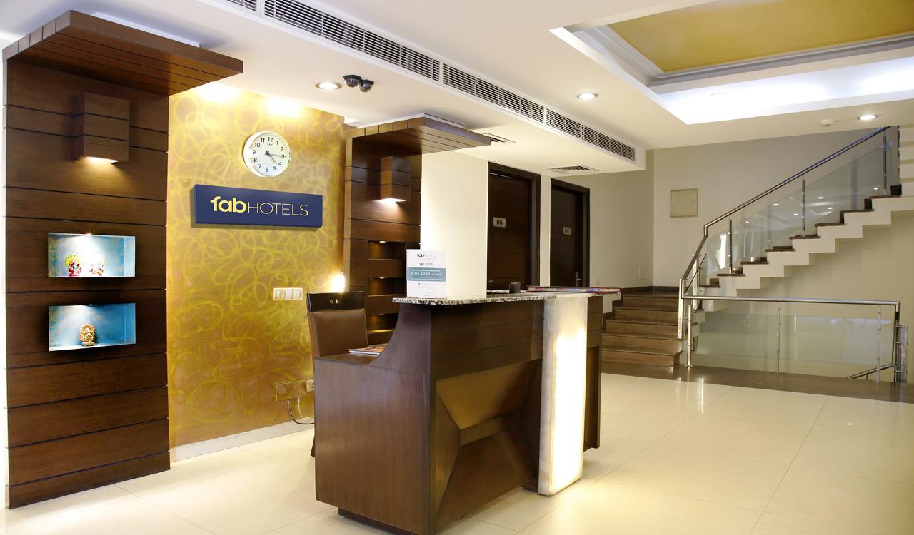 Fabhotel Oasis Dlf Phase 3 Гургаон Экстерьер фото