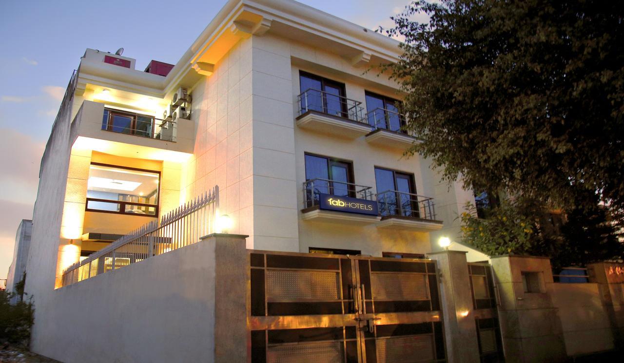 Fabhotel Oasis Dlf Phase 3 Гургаон Экстерьер фото