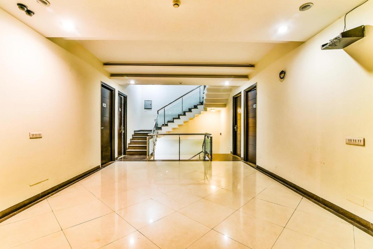 Fabhotel Oasis Dlf Phase 3 Гургаон Экстерьер фото