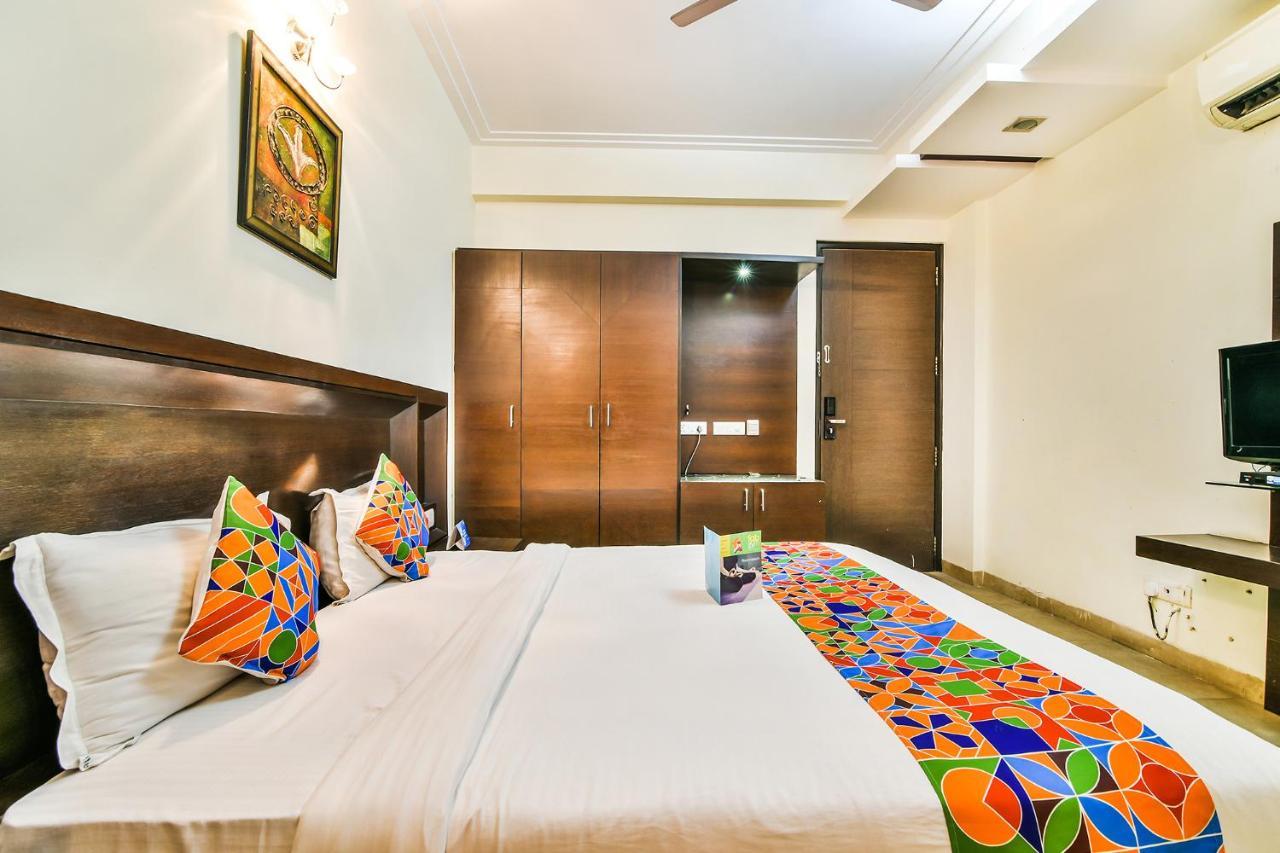 Fabhotel Oasis Dlf Phase 3 Гургаон Экстерьер фото
