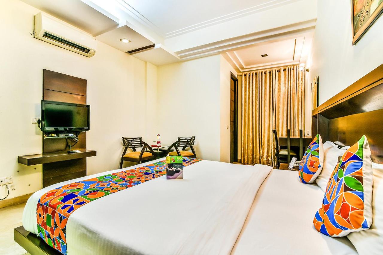 Fabhotel Oasis Dlf Phase 3 Гургаон Экстерьер фото